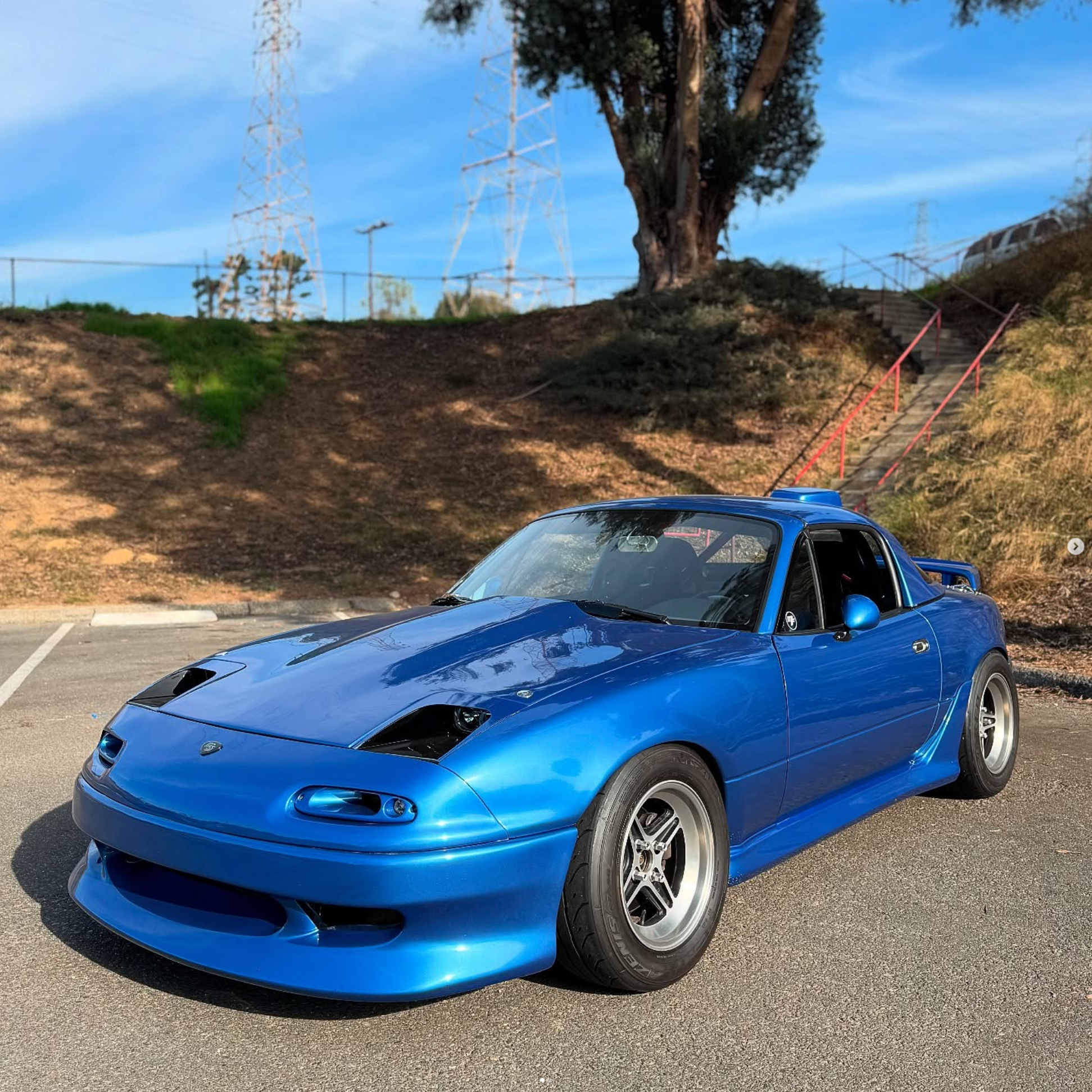 WINDINGROADSTER
